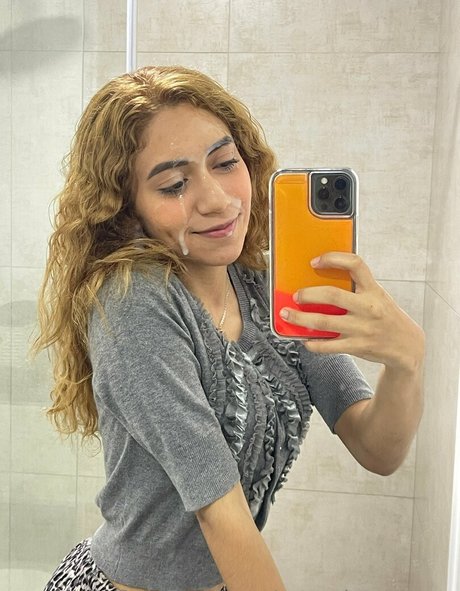 artemiscarmona free model photo