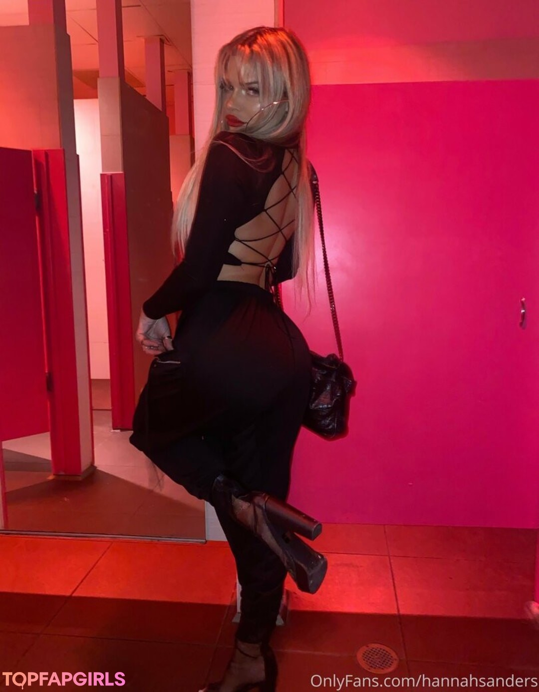 itshannahsworldd hot actress image