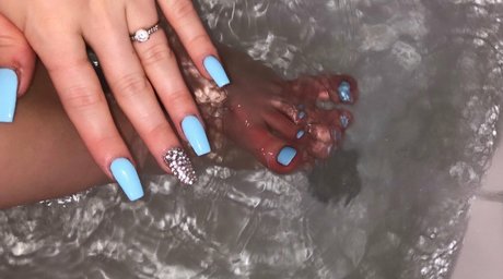 misstinyangel exclusive model pic