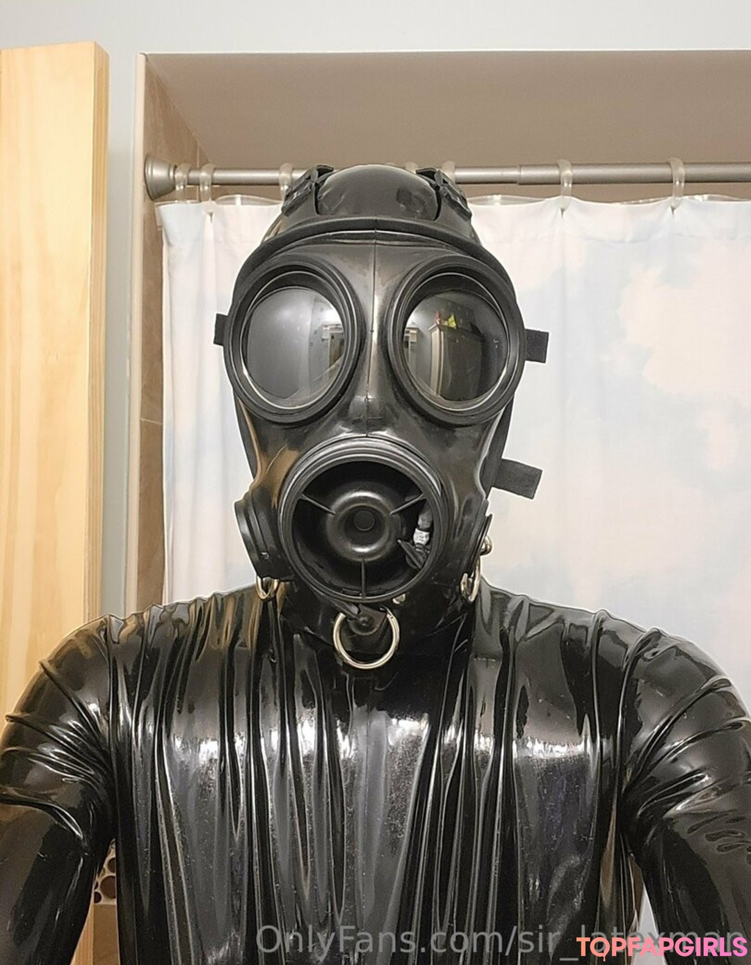 sir latexman nice actress photo