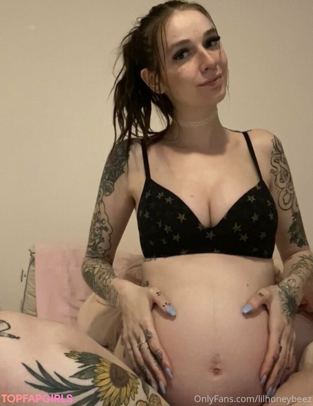 lilhoneybeez top profile image