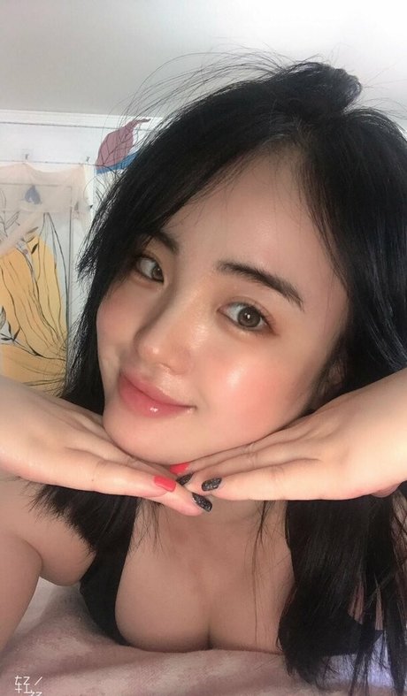 brunette petite onlyfans adult pic