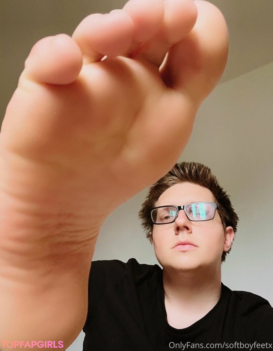 softboyfeetx naked actress pictures