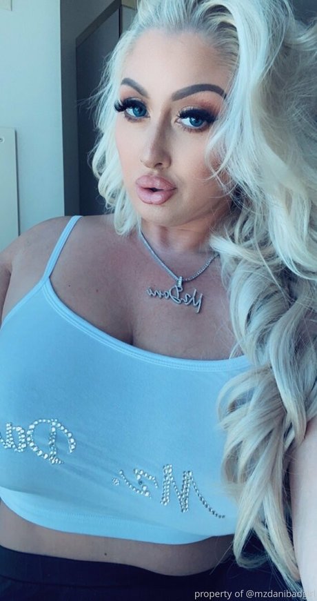 curvy lesbian onlyfans hot sexy images