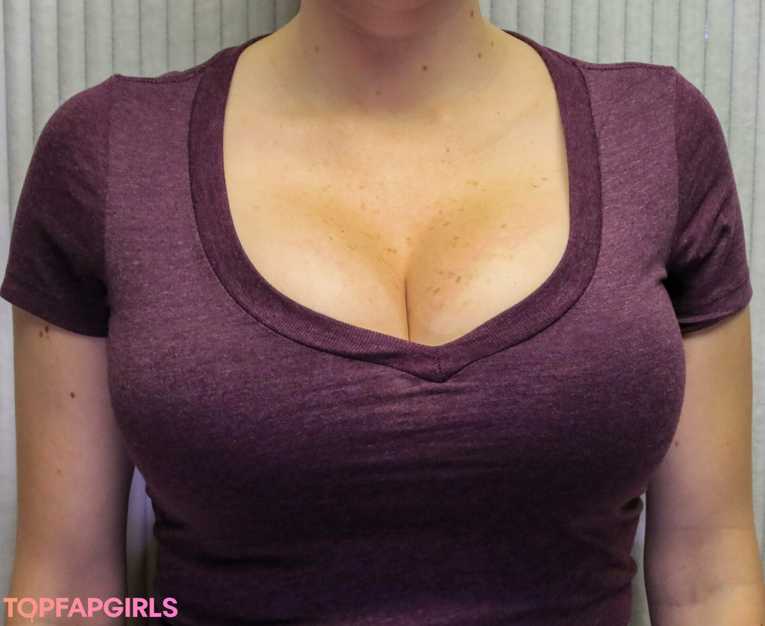 flat chested onlyfans erotic pictures
