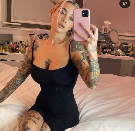 semcbutnaked pornstar exclusive pictures