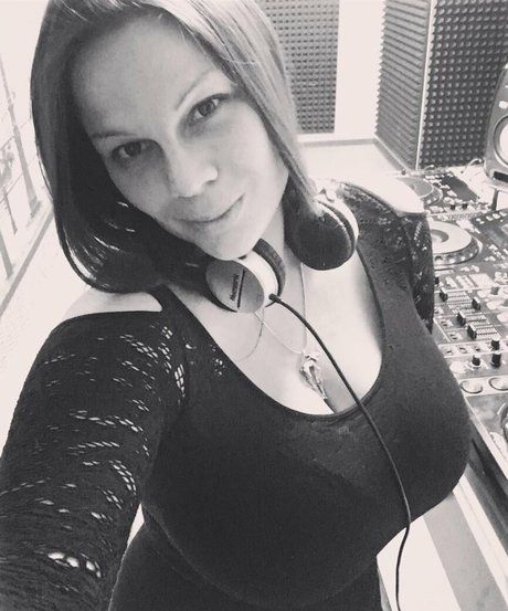 naked milf onlyfans hot sexy img