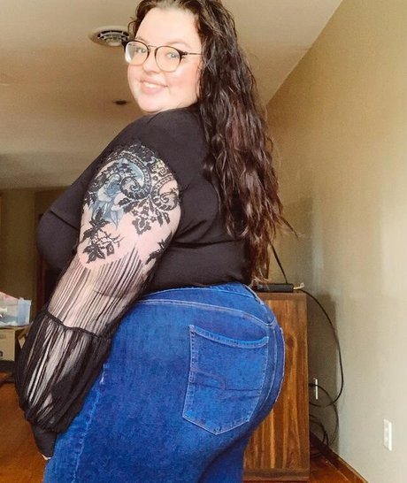 skinny brunette onlyfans sexy nudes pictures