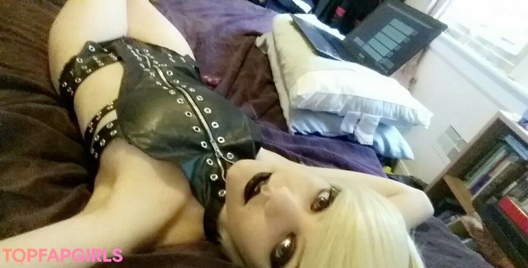 Mirthfulmollywhop nude model photos