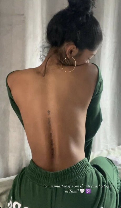 Kaaviya Sambasivam xxx pornstar image