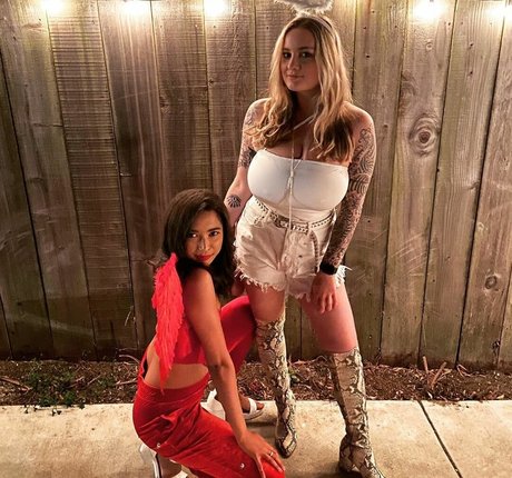 lesbian strapon onlyfans exclusive picture