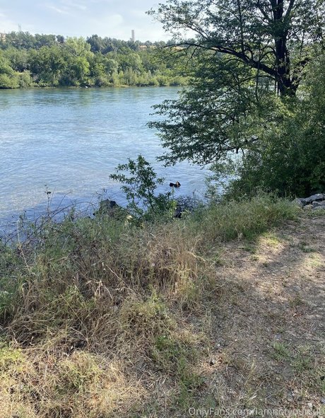 beautiful japanese onlyfans erotic photo