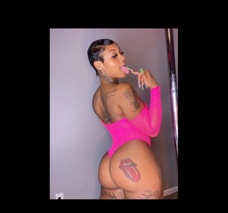 Tay1our porn model archive