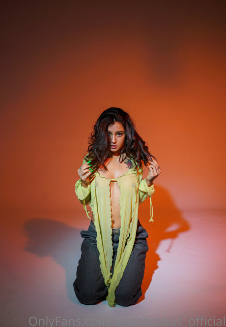 curvy lesbian onlyfans exclusive images