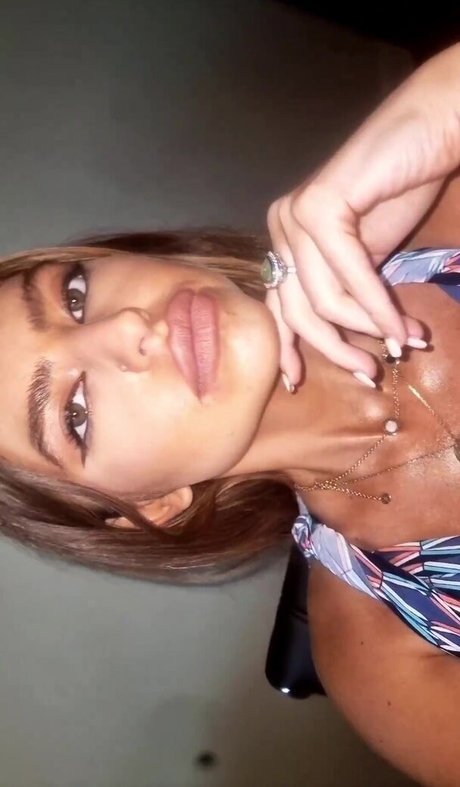 Lucy Ya model adult photo