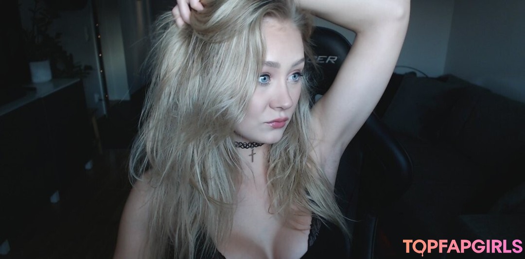 chubby small tits onlyfans pornographic pictures