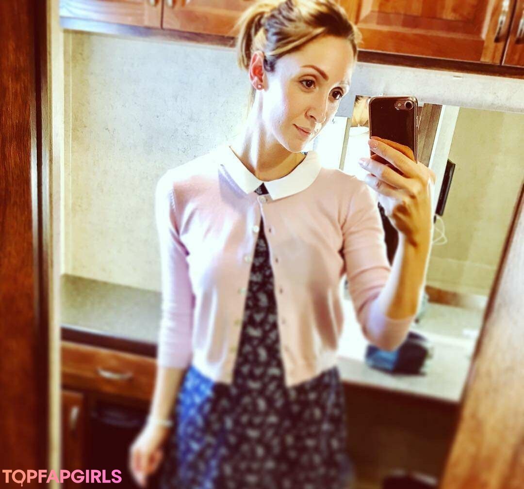 Lucy Jo Hudson naked actress image