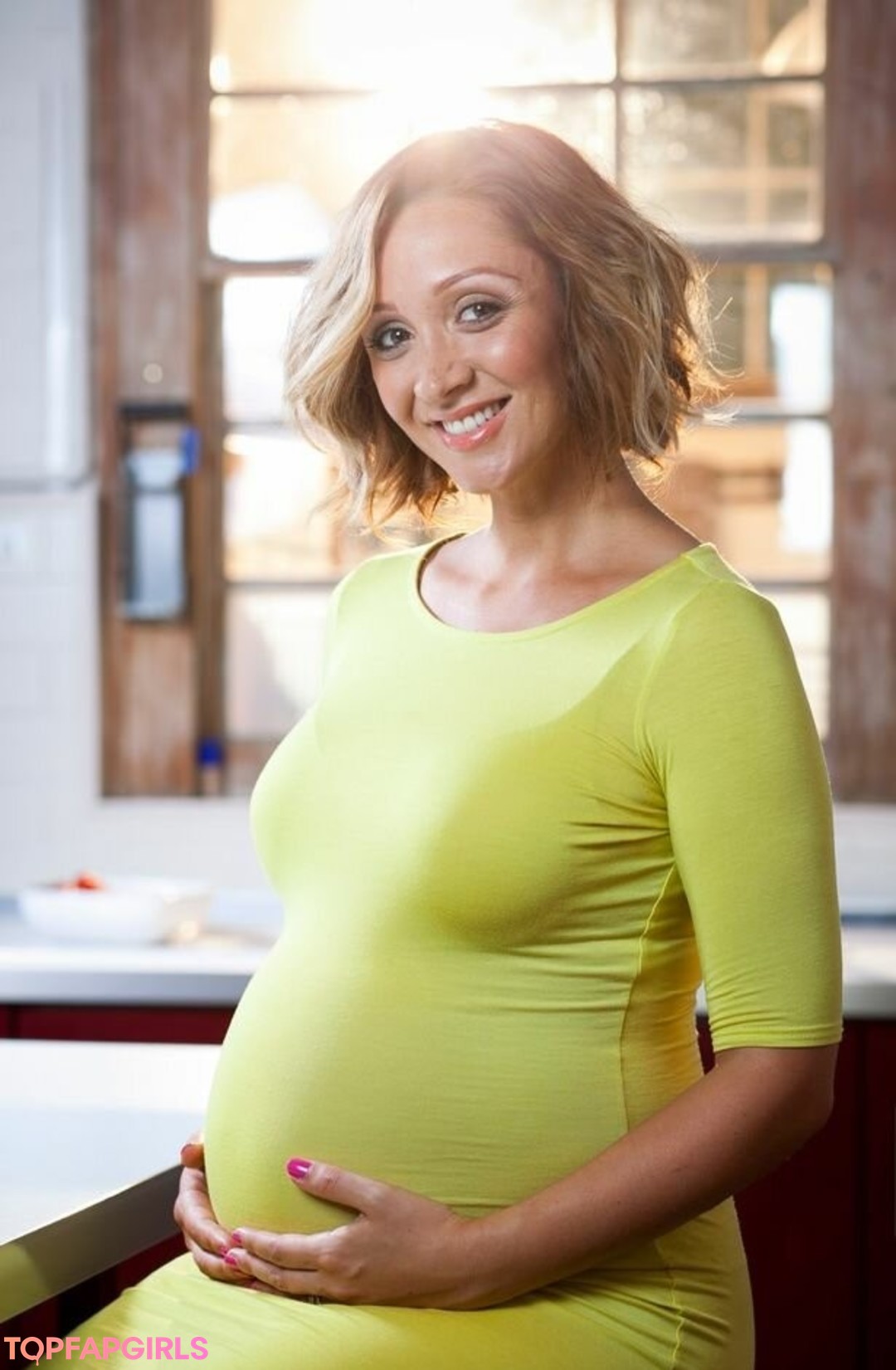 Lucy Jo Hudson top profile image