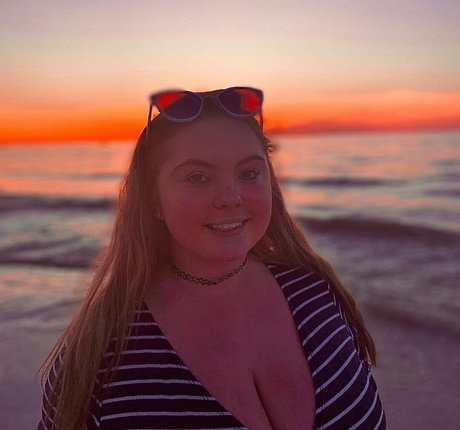 Amberly nice actress img