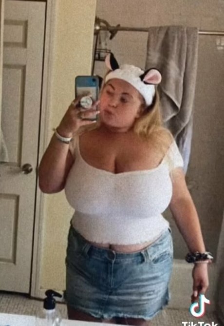 Amberly model porn photos