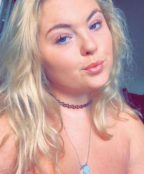 Amberly sex model image