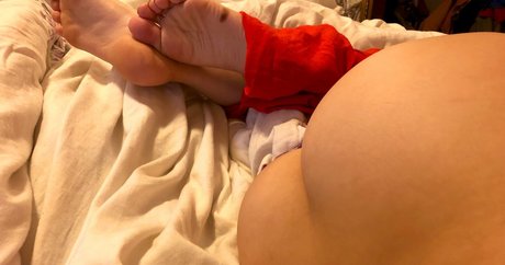 Moe Kihen star erotic pics