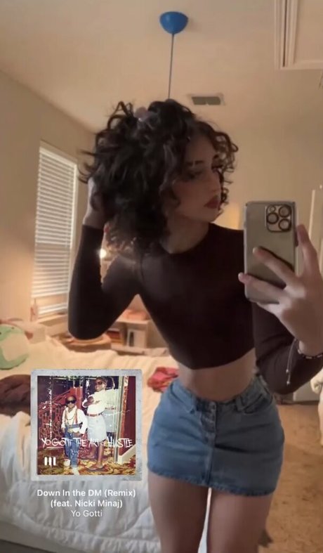 Sachadollz hd pornstar picture