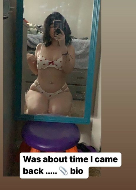 Daisyy mayyy hot model pictures