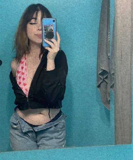 Daisyy mayyy hd actress pics