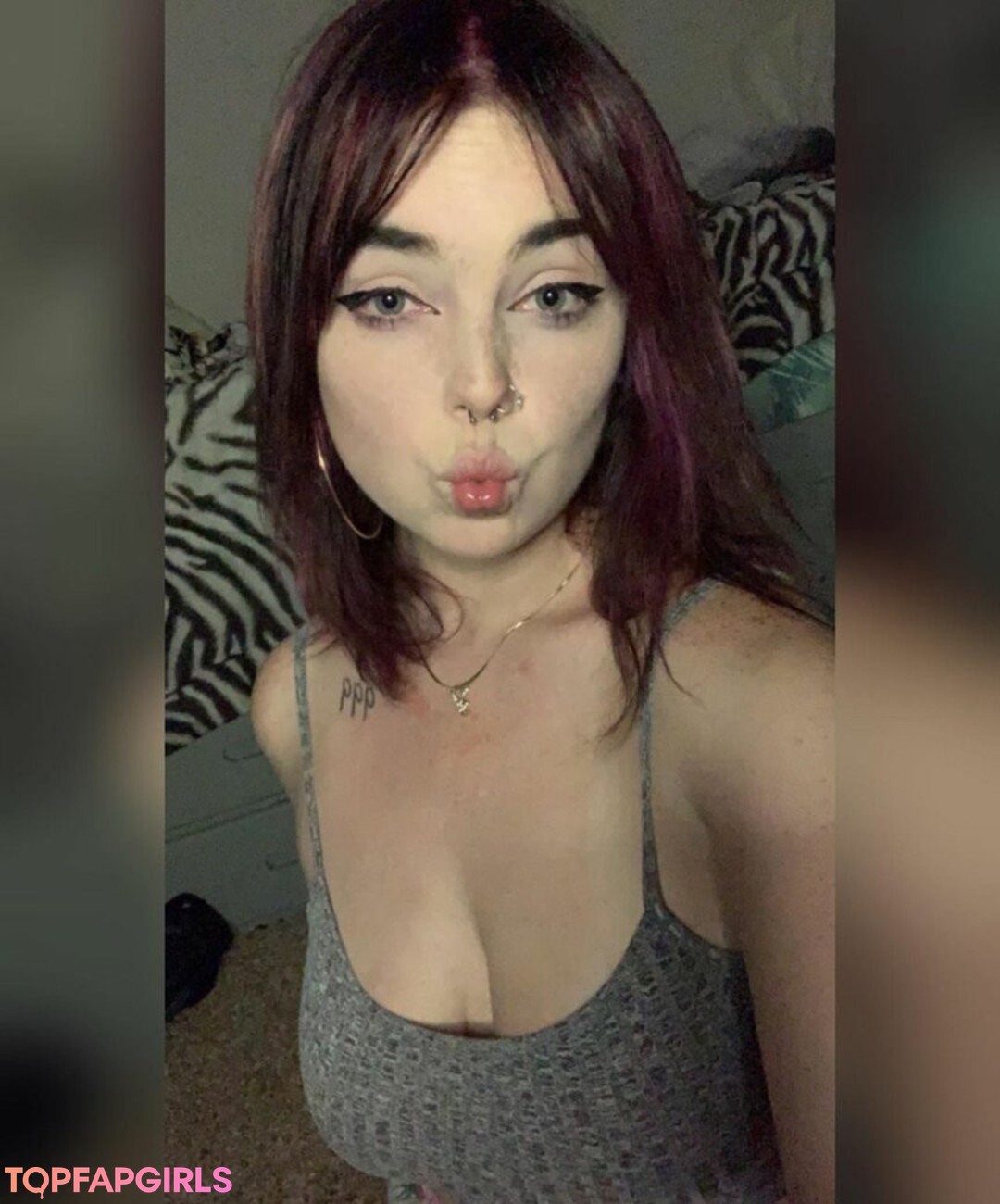 Daisyy mayyy naked pornstar photo