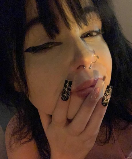 Daisyy mayyy model art pics