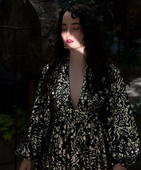 Gloria Endres De Oliveira beautiful actress image