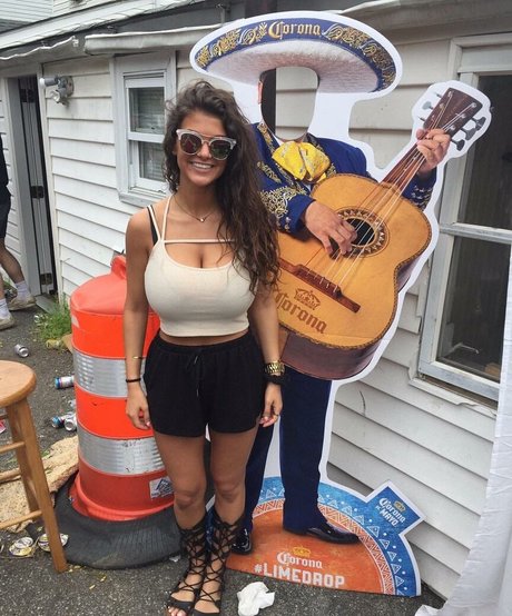 skinny brunette onlyfans pornographic photos