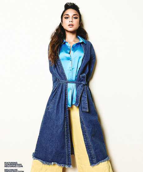 Summer Bishil model hot pictures