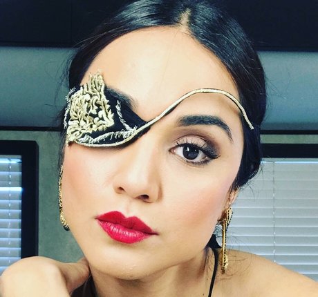 Summer Bishil adult model pic