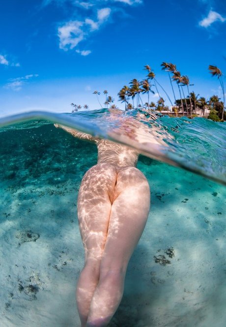 Pure Rebel Model model hot picture