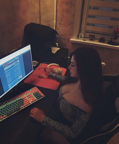 Katerina999cs actress pic