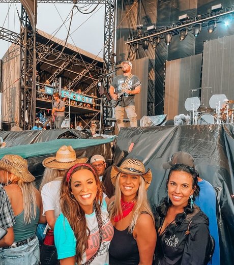 teacher milf onlyfans free nude pic