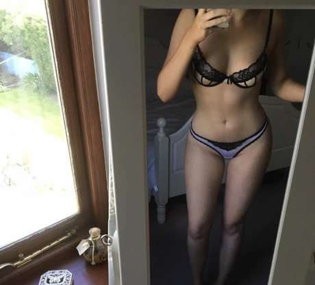 Chloe Rock pornstar nude galleries