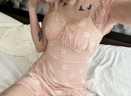 Twelveshade nude actress galleries