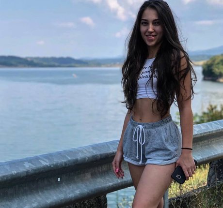 Mates Madalina sexy actress img