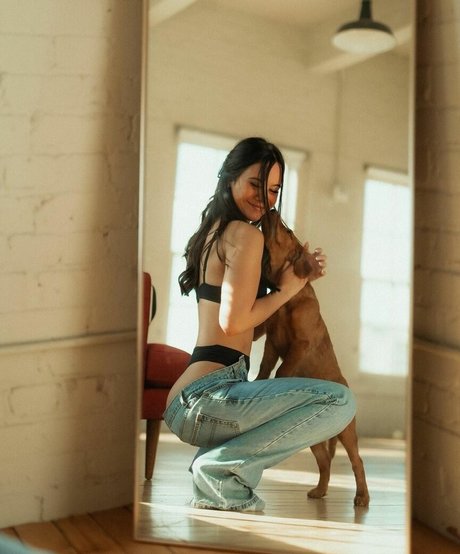 Kaylee Kails star porn picture