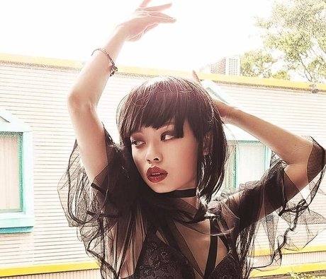 EmotionalBirdy profile image