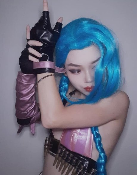 EmotionalBirdy model free picture