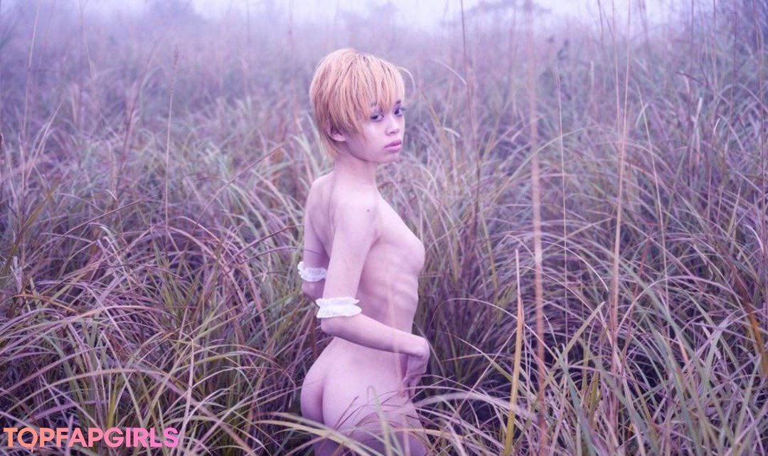 EmotionalBirdy art actress img