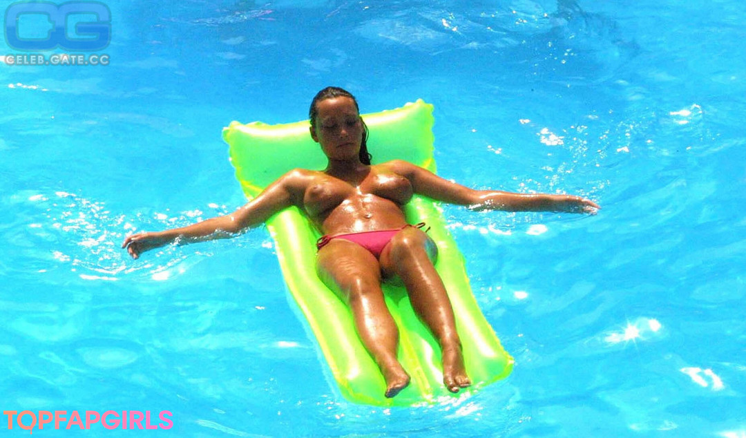 Lucinda Rhodes Flaherty model sex pic