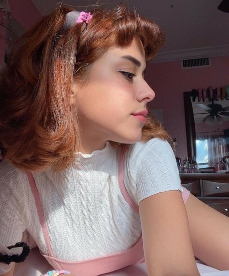 Littlebunnygirl star adult image