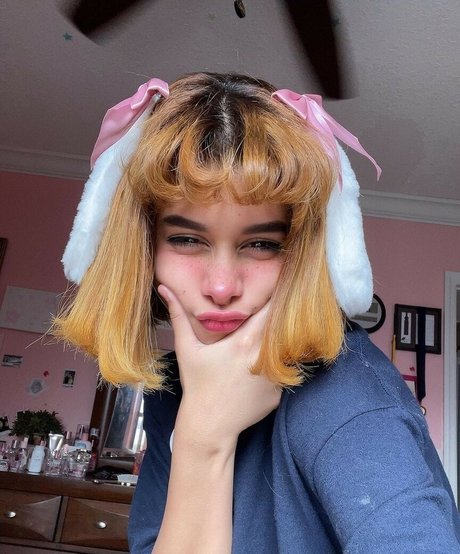 Littlebunnygirl free pornstar pics