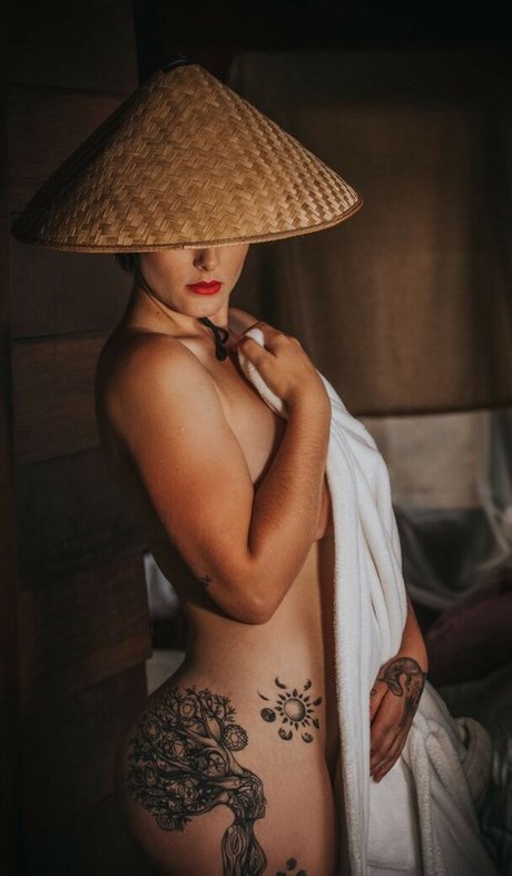 Laura Lehmkuhl pornstar archive