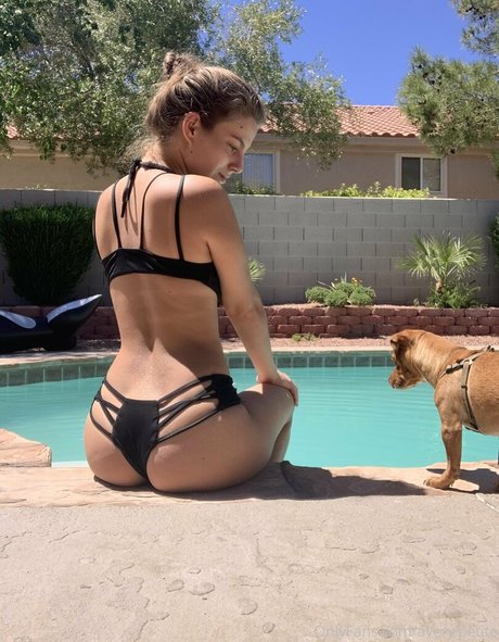 Avery Petite pornstar art photos